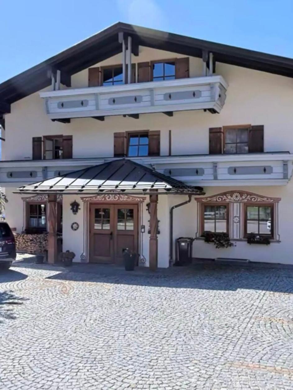 Neues Ruhiges Apartment, Bergblick, Stellplatz 비쇼프스비에젠 외부 사진